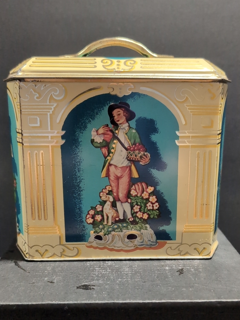 VGT, Murray Allen ,Regal Crown Gold/Blue Tin, Features Beautiful Illustrations.